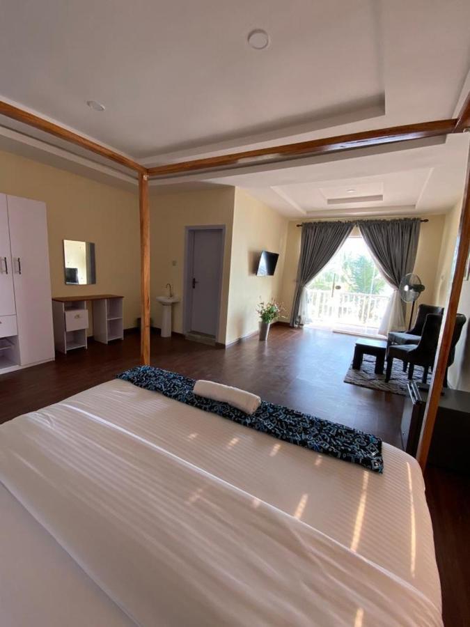 Oceanfront Wavecrest Hotel Леки Екстериор снимка